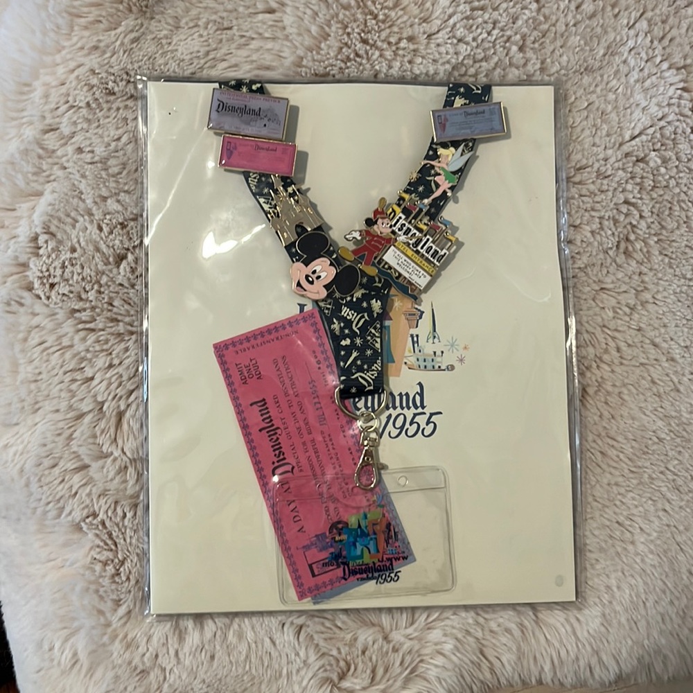 Disneyland Limited Edition Press Kit Pin Trading Set